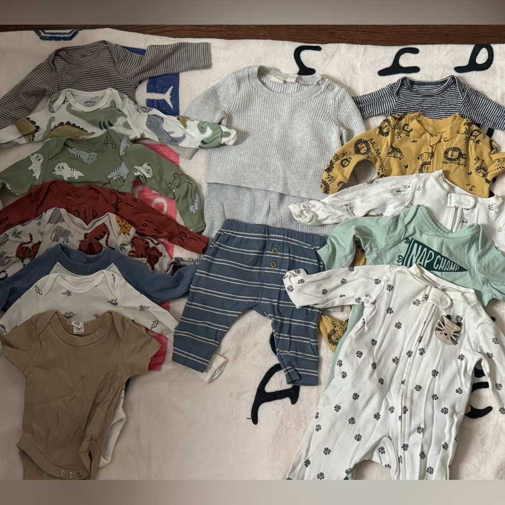 Second-hand baby clothes. 
Size 0-3 months